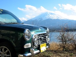 mira gino with Mt.Fuji