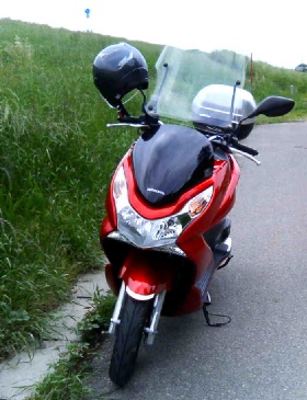 pcx front view